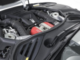 搭載された6.5L・V12自然吸気エンジンは725馬力(カタログ値)を発揮します。
