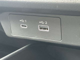 前席USB電源です。