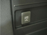 ◆後席用12V電源ソケット◆12V電源ソケットは後席用にも装備されています。長時間のドライブも安心です。