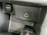 充電用USBポートになります。
