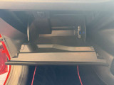 グローブボックス