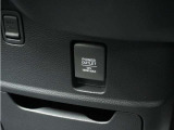 ◆12V電源ソケット◆スマートフォンの充電等にも便利な電源ソケット!使いやすい場所に装備されています。