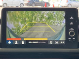 駐車や後退時の安全をサポートするバックモニター。後方の状況を映像で確認でき、安心して運転操作を行えます。