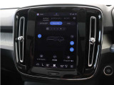 先進のエアピュリファイヤー(PM2.5センサー付)は、車内に侵入する有害なPM2.5微粒子を最大80%除去。よりクリーンで健康的な空気で満たされたキャビンであなたとあなたの大切なゲストをお迎えします。