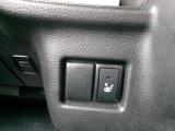 運転席にシートヒーター付いています!
