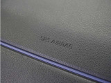 ◆助手席エアバッグ◆SRSエアバッグは、シートベルトだけでは防ぎきれない衝突時の衝撃から乗員を守るための安全装置。衝突時に瞬時に膨らみ、頭部や胸部がダッシュボードに直接衝突するのを防ぎます。