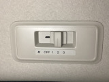 「据置クレジットは最終回の支払いに一定額(据置額)を設定し、残りの金額を分割で支払うプランです。月々の負担を抑えられるため、ワンランク上の車に乗りたい方や現金を手元に残しておきたい方に適しています。
