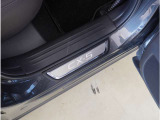 【プロのメカニック多数在籍】当社メカニックによる『プロの視点』でご納車前の整備を行います。お客様に安全且つ安心して気持ちよくお乗りいただけるように真心込めて整備いたします。