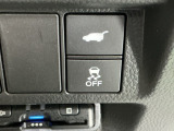 テールゲートが電動で開閉でき、荷物などで両手がふさがっているときなど便利に使えます