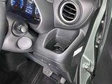 【ドリンクホルダー】さまざまな場所にございますので便利ですよ。