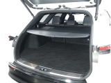 広くてフラットで使いやすいラゲージスペースです!トノカバーが付いていますのでトランクに置いてある荷物も外部から隠して見えないようにできます♪盗難防止にも役立ちます!