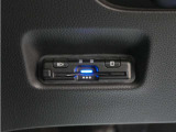 スマートインターチェンジを利用するに必須なETC車載器も付いています。あとはETCカードを差していただくだけで、煩わしい料金所でのお支払いも不要となります。