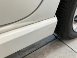 ☆アウトレット車☆左サイドスポイラーの一部に缶スプレーによるDIY塗装が施されています。遠目には目立ちませんが近くで見るとムラや液垂れが見られる箇所があります。状態は写真にてご確認ください。