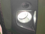 LEDフォグランプ標準装備 LEDの明るい光が霧の発生や悪天候時に視界確保をサポートします!
