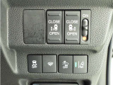 運転席から操作ができる電動パワースライドドア!乗り降りに便利なうれしい装備です!