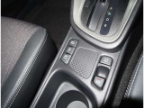 自動のパーキング&フットブレーキ付です。運転が楽になり、大変便利ですよ。