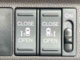 【両側パワースライドドア】スマートキーや運転席のスイッチで後席両側スライドドアの開閉が可能♪電動だから力を入れてドアを開ける必要が無く、小さなお子様でも簡単に開け閉めでき快適です♪
