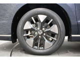 純正のアルミホイールが足元を飾ります!サイズは205/60R16 でございます!