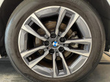 BMWならではの卓越した走りを支えるホイールと足回りです!日本車の走りに慣れている方にもぜひ体感して頂きたいほど、高いレベルでまとまっています!