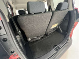 状況に応じてサードシートをセカンドシート下に格納すれば沢山の荷物が載せられます!