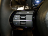 【ステアリングリモコン】ステアリングにオーディオ調節可能なスイッチが装備されていますので運転中でも視線をそらさずにオーディオの調節が可能です!