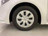 タイヤサイズは 195/65 R15 です。