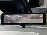 バックミラーにもアラウンドビューモニターの映像が映せます