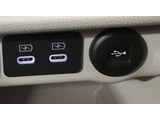 携帯電話の充電に最適なUSBポートを装備しています!