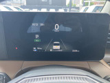 メーター内のディスプレイには運転をサポートするさまざまな情報を表示。