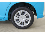 純正14インチスチールホイルでフルキャップです。タイヤサイズは165/65R14になります♪