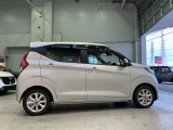 日産ディーラーならではの経験豊富な整備士が、お渡し前にきっちりと車検整備をさせていただいております。またお渡し後1ヶ月もしくは1000kmで、無料の点検整備を実施させていただきます。