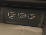 USB充電口を搭載しています!携帯電話の充電などに便利です!