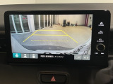 リアカメラ付で、後方をナビ画面で確認。車庫入れも安心です。もちろん、バックギアと連動しています。