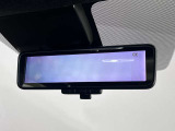 スマートルームミラー:車内の状況に関わらず、車両後方にあるカメラの映像をルームミラーに映します。