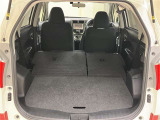 リヤシ-トを倒せば更に荷物を載せることができます。