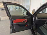 BMWプレミアムセレクション前橋では、高年式低走行モデルからMモデル、年式が経ちなかなかディーラーでは見かけないモデルまで幅広いラインナップで認定中古車を取り扱っております。品質に自信があります。