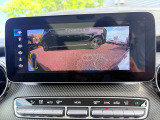 バックカメラが使用可能でございます。駐車が苦手な方も後方の映像を確認しながら後退する事が出来ますので安心できます。また、画像も鮮明でございますので物体の確認も容易に確認する事が出来ます。