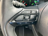 ステアリングスイッチ付き。前方から目を離すことなく操作することが可能です。
