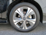 おしゃれは足元から♪♪『215/50R17インチ』♪♪日産純正アルミホイールをはいております♪♪