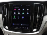 Google搭載のボルボなら、車内にいながら多彩なデジタルライフをお楽しみいただけます。Google Playから必要なアプリをダウンロードして、有意義な移動時間を楽しみましょう。