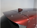 車のデザインにスッキリ溶け込むシャークフィンアンテナ。スタイリッシュで、ちょっといい車に乗っている感覚になりますね♪