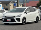 当店は常時100台の在庫を展示しており、県内随一規模のハイブリッドカー専門店です。