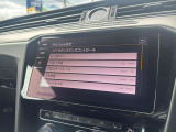 タッチパネルで直感的に操作可能なナビです。日本語表記で表示も見やすくなっており、フラットなガラス画面でお手入れも簡単です。