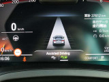 ◆インスツルメント・パネルのエレガントなデザインは、BMW特有の水平ラインで構成され、室内空間に端正な印象をもたらします。人間工学に基づいてレイアウトされた重要な操作系統は、直観的な操作が可能です◆