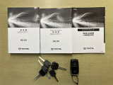 付属品はこちらになります。ご質問等ございましたらお気軽にお問い合わせください!