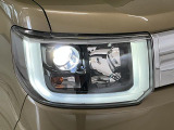 【LEDヘッドライト】現代の主流のライト。明るい光が瞬時に立ち上がり、必要な場所を均一に照らします。寿命も長く省エネで、スタイリッシュなデザインです♪