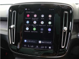 Google搭載のボルボなら、車内にいながら多彩なデジタルライフをお楽しみいただけます。Google Playから必要なアプリをダウンロードして、有意義な移動時間を楽しみましょう。