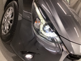 LEDヘッドライト装備!明るい白色光で夜間走行時の高い視認性を確保し、LEDならではの省電力化で低燃費にも貢献しています。