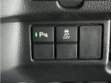 ◆VSA◆横滑り防止装置が装備されています。コーナーリング時の横すべりを抑える機能と、車両の急激な挙動変化を抑える機能で、安定した走行を実現しています。運転に安心とゆとりが出来ます。