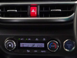 車内を快適に、オートエアコンを装備しています。
